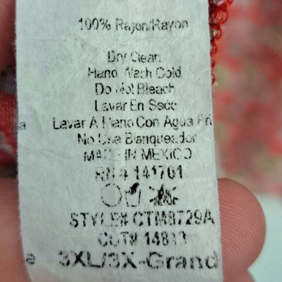 143 Story by Line Up Square Neckline Flutter Sleeve Floral Blouse Women's 3X - Picture 6 of 6